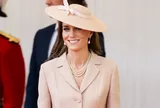 Mặc váy tutu mà không sợ "cưa sừng làm nghé": Vương phi Kate chỉ chiêu thức "hack tuổi" thông minh, phụ nữ 40 nên biết