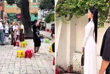 Khách Tây xếp hàng xem Lọ Lem chụp ảnh, về nước kể "ở Việt Nam cứ đi vài bước là gặp tiên nữ"