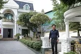 Nam NSƯT mang quân hàm Thượng tá, cưới vợ là công nhân xưởng may: U70 sống bình yên trong biệt thự 1.000m² ở Hà Nội