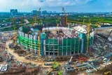 Quá nhanh: Sân vân động lớn thứ 2 Việt Nam sắp nâng mái vòm nặng 8.500 tấn ngay trong tháng 8