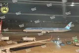 Tối qua - 23/10, sân bay Nội Bài ghi nhận một máy bay đặc biệt hạ cánh