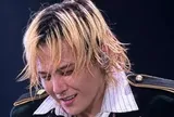 Big Bang làm 'nổ tung' Mỹ Đình, G-Dragon đập đàn gây sốc