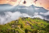 Phát hiện bản làng ở độ cao hơn 1.000m tại Việt Nam, 7 tháng mỗi năm mái nhà phủ xanh như tấm thảm nhung
