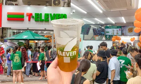 Cận cảnh cửa hàng 7-Eleven đầu tiên tại Hà Nội: Vừa mở đã đông nghịt khách nhưng liệu đã đủ để gây sốt?