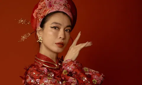 Biểu tượng nhan sắc đình đám một thời tái xuất đầy cuốn hút và ma mị trên sàn diễn thời trang sau hơn 1 thập kỷ