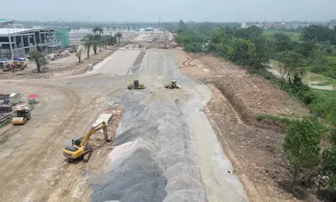 Dự án cầu Tứ Liên: Ngoại thành thi công nhộn nhịp, nội thành vẫn 'nằm yên'