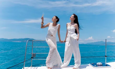 1 nhà mốt từ Pháp bất ngờ cho ra mắt BST Chính Hạ giữa biển xanh, cát trắng, gió lộng Nha Trang