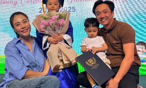 Đàm Thu Trang - Cường Đô la đi dự lễ bế giảng mẫu giáo của ái nữ ở trường quốc tế, nhìn là thấy chuẩn "rich kid"
