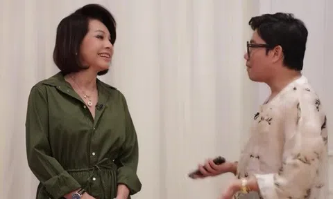 Nữ danh ca 17 tuổi có xe hơi riêng, 72 tuổi trẻ đẹp khiến đàn em choáng váng