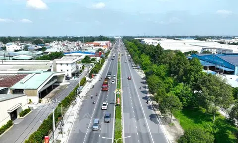 Nhìn từ trên cao 3 đường liên kết nhau được nâng cấp lên 6 làn xe ở Bình Dương