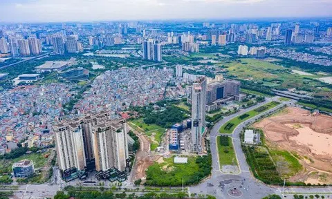 Giá nhà đất 'đua nhau' tăng, người mua lãnh đủ