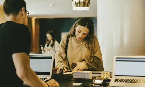 Chuyên gia khuyên: Đi du lịch hãy LÀM ĐIỀU NÀY NGAY khi nhận phòng khách sạn