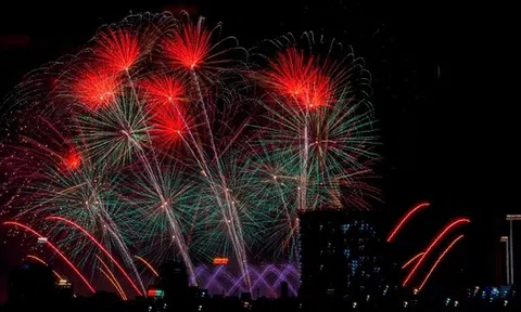 “Cháy vé” xem chung kết pháo hoa Đà Nẵng, khách sạn 4-5 sao kín phòng