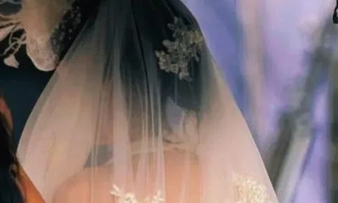Cô dâu đẹp tê tái chấn động MXH: Bóng lưng quá đỗi yêu kiều, góc nghiêng cũng toả hào quang