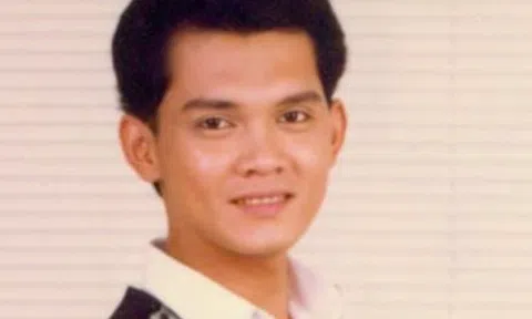 Nam NSƯT từng là công tử nhà giàu, phải đi bán báo, tấu hài nuôi mẹ