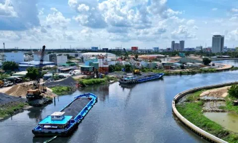 Dự án cải tạo kênh dài nhất TP.HCM: Công trường vắng lặng, nhiều gói thầu ì ạch