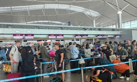 Mua tour trọn gói đi Úc, khách méo mặt vì chuyến bay bị delay… 2 ngày!