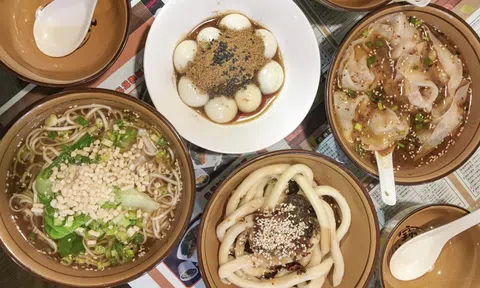 Chỉ 170.000 đồng cho 4 người ăn no ở Trung Quốc, khách Việt thốt lên: "Không hiểu người ta làm từ nguyên liệu gì mà rẻ vậy?"