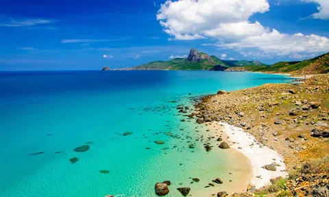 Không phải Đà Nẵng, Nha Trang hay Phú Quốc, đây mới là bãi biển được du khách nhận xét "Top 1 Việt Nam"
