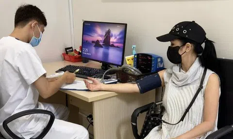 Nữ nghệ sĩ Việt mắc bệnh hiểm nghèo xin bác sĩ 3 ngày suy nghĩ, chấp nhận uống 1 loại thuốc để làm 1 việc