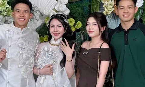 Sao U23 Việt Nam bí mật cưới cô chủ tiệm vàng yêu từ năm 17 tuổi, nhan sắc và gia thế nàng WAG gây sốt