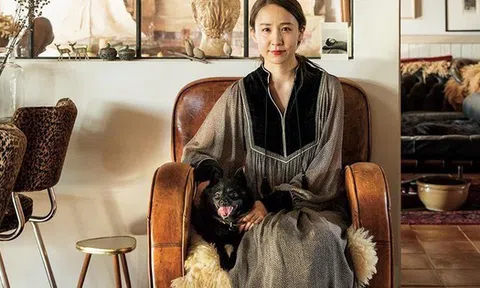 Ngôi nhà tối giản của người phụ nữ 50 tuổi: Không sofa, không TV – nhưng ai cũng thấy sang và tự do