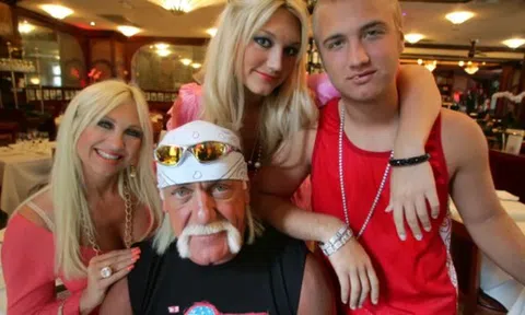 Huyền thoại HulkHogan qua đời để lại khối tài sản khủng, cuộc chiến thừa kế giữa vợ cũ, vợ mới và các con bùng nổ