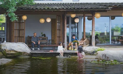 Thế chấp nhà ở thành phố, vợ chồng mang 47 tỷ đồng về quê xây biệt thự 2.000m2: Gia đình 5 người sống không thiết bị công nghệ vẫn khiến nhiều người ghen tị