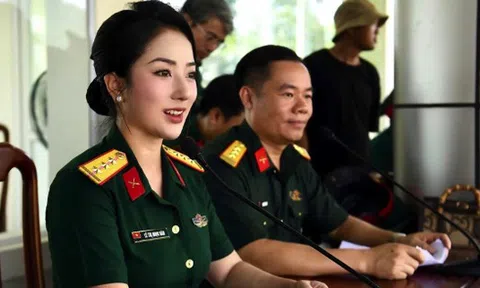 Vẻ đẹp nữ Thượng úy đảm nhận giọng miền Nam tại Đại lễ A80