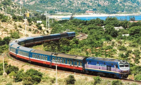 Chuyến tàu đi 8 ngày 7 đêm, chạy chưa tới 50km/giờ, du khách nhận xét: Đúng là khách sạn trên đường ray