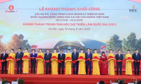 4 tỷ phú đô la Nguyễn Thị Phương Thảo, Phạm Nhật Vượng, Trần Đình Long, Hồ Hùng Anh cùng ''phất cờ'' khởi động các "quả đấm thép" dọc miền đất nước