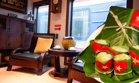 Chính thức ra mắt đoàn tàu 2 tầng "Hà Nội 5 cửa ô": Lần đầu tiên hành khách có thể vừa đi tàu vừa nghe hát xẩm!