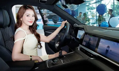 Hé lộ xế hộp tiền tỷ vừa về tay Chi Pu, "người bạn đồng hành" mới đặc biệt thế nào?
