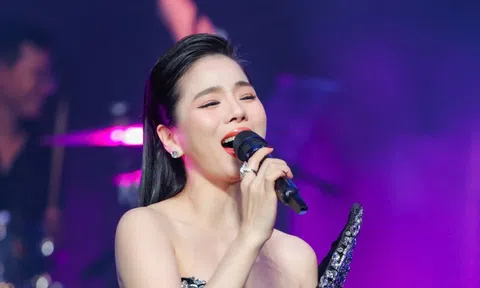 Hơn nghìn khán giả nghe Lệ Quyên và 2 ca sĩ có tiếng hát tại Hà Nội