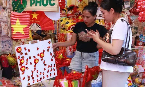 Không phải áo phông yêu nước, món phụ kiện này đang "cháy hàng" trên sàn TMĐT với doanh thu hơn 1,8 tỷ đồng dịp 2/9