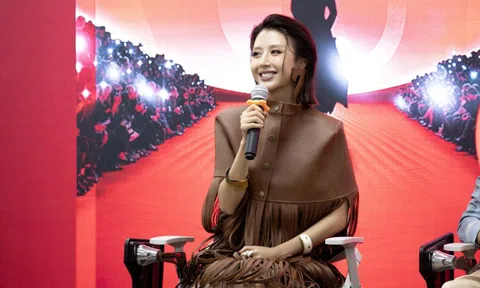 Hậu “Em Xinh Say Hi”, Quỳnh Anh Shyn tái xuất với vai trò mới tại sân chơi kết hợp thời trang và công nghệ, hứa hẹn gây sốt