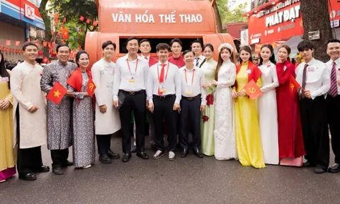 Khối nghệ sĩ bị nhắc nhở ở diễu hành, Cục trưởng Xuân Bắc xử lý nhanh bằng 1 hành động!