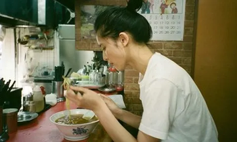 Lương 8 triệu, sống ở Hà Nội, vẫn tiết kiệm được nhờ bí quyết "mắt không thấy, tay không tiêu"