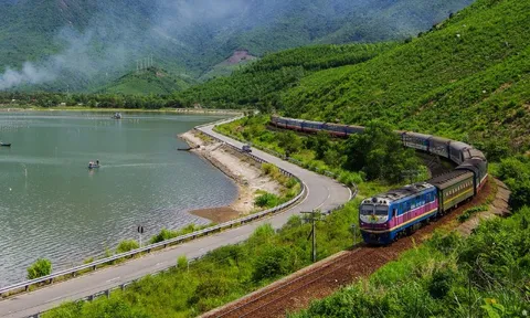 Chuyến tàu chạy hơn 100km, đi mất hơn 2 giờ đồng hồ: Du khách nhận xét "Rất đáng mong chờ!"