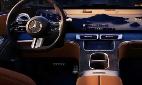 Mercedes 'chơi lớn' với màn hình Hyperscreen tràn viền phủ kín mặt taplo