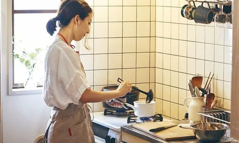 Chỉ 1 tuần ăn tối một mình, tôi tiết kiệm được tiền và sống tự do hơn