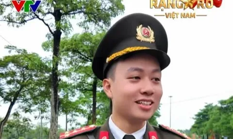 Nam sinh trong đội hình diễu binh được VTV phỏng vấn gây sốt: Đẹp trai chỉ là phụ, profile học vấn mới thực sự khủng khiếp!
