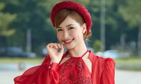Hòa Minzy kiếm ít nhất 2 tỷ/tháng?