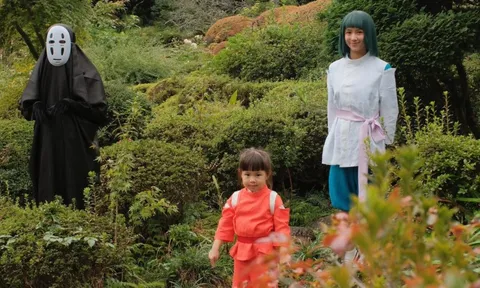 Gia đình Pam Yêu Ơi tung bộ ảnh cosplay "Vùng Đất Linh Hồn" khi du lịch Nhật Bản: Phiên bản Halloween 2025 ngọt ngào nhất mạng xã hội