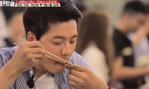 Món Việt Nam lên đài Hàn Quốc, giá gây bất ngờ, du khách nhận xét: "Không nói nên lời!"