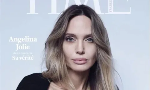 Angelina Jolie công khai vết sẹo cắt bỏ ngực