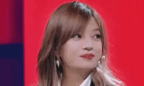 Triệu Vy được cô con gái 15 tuổi cứu