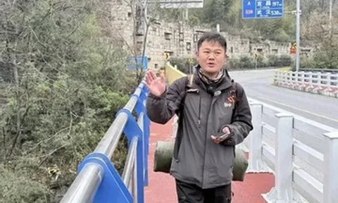 Chàng trai đi bộ gần 1.400km về quê ăn Tết, giảm hơn 13kg