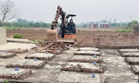 Xây hơn 80 mộ giả để 'giữ chỗ'