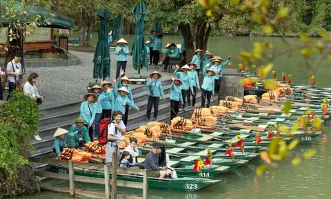 Di sản Tràng An (Ninh Bình) ra thông báo khẩn giữa mùng 4 Tết
